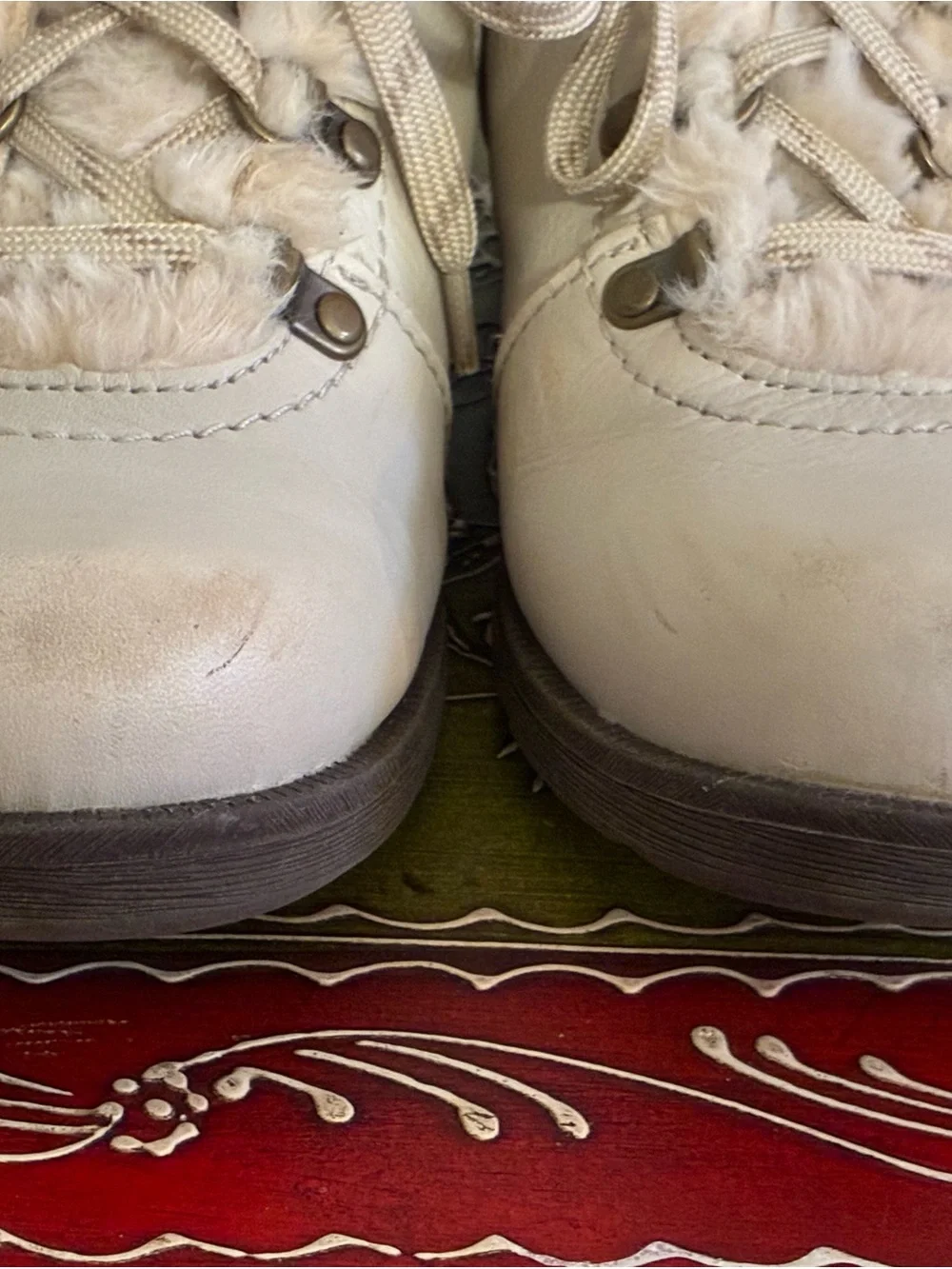 Earth Origins Cream Faux-Fur Lace-Up Winter Ankle Boots